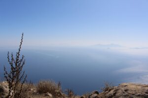 Utsikt från toppen av berget Dikeos