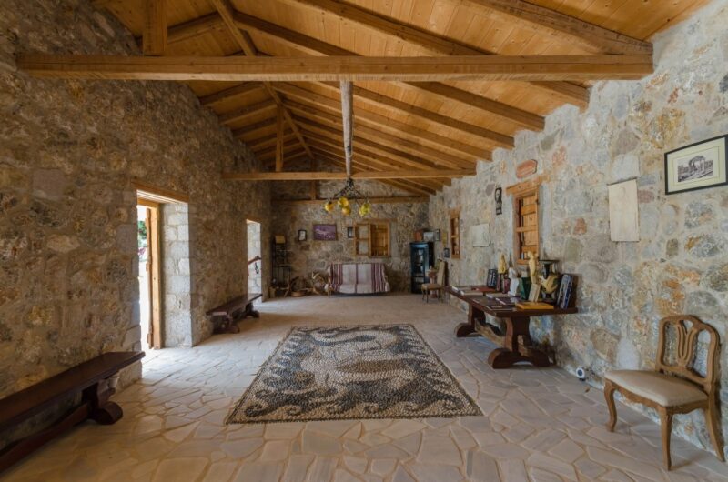 Hippokrates Garden ligger i Mastichari, på Kos Det är specialiserat på återupplivandet av den antika grekiska livsstilen