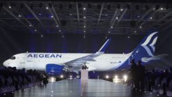 Aegean Air ny Logga och Flygplan