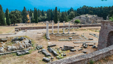 Asklepion på egen hand – utsikt över det antika sjukhuset och Kos stad