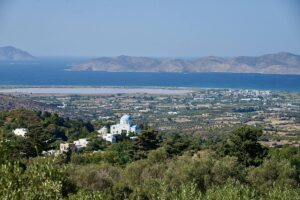 Zia på egen hand – utsikt över bergsbyn och Kos från Dikeos